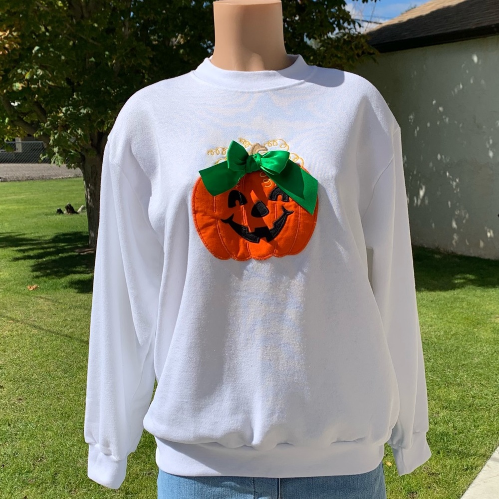 Vintage Halloween Jack O’Lantern Pumpkin Sweatshirt Kitchy Cute Cottagecore Fall